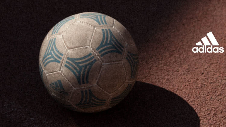 Der Adidas WM Ball 2018 mit klassischem Element