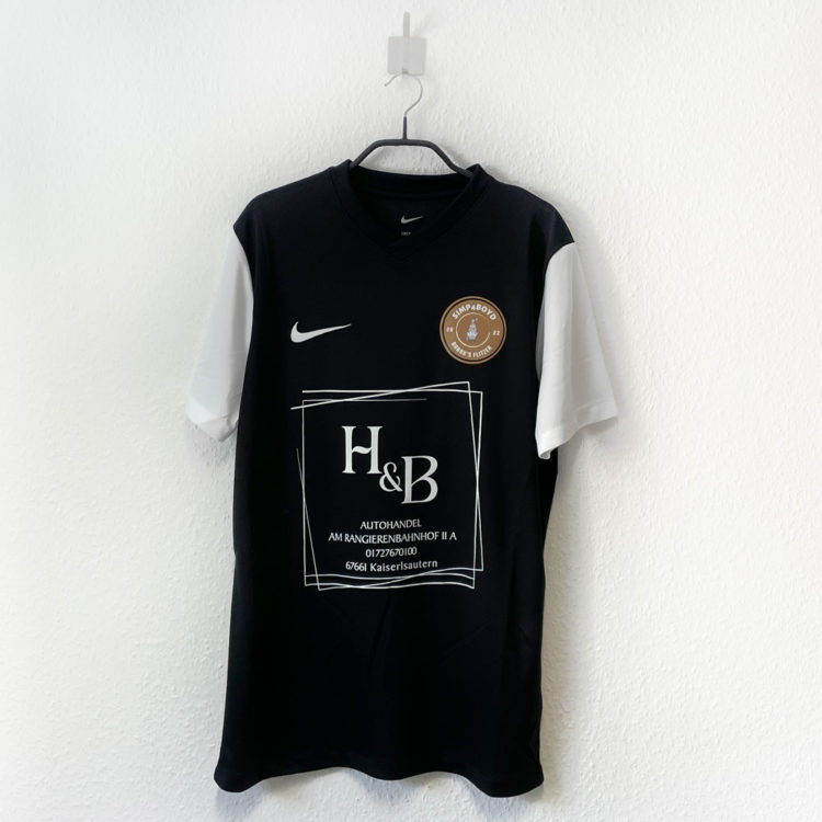 schwarze Nike Jerseys mit Gold Druck