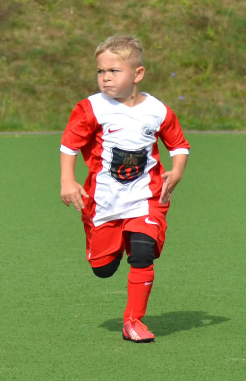 SpVgg-Cambs-Leezen mit Nike Kinder Trikot und Druck