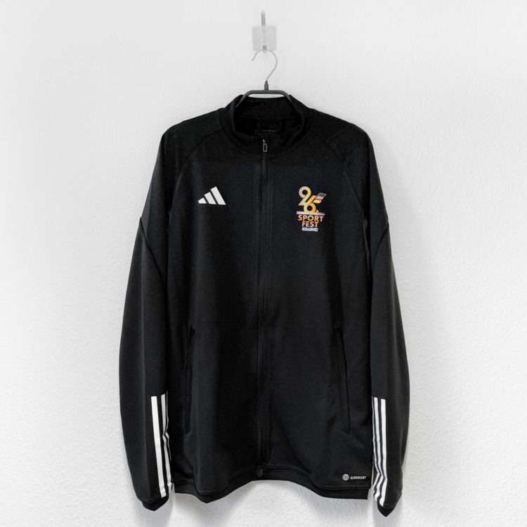 adidas Trainingsjacke mit Sport Fest Logo in Farbe auf der Brust