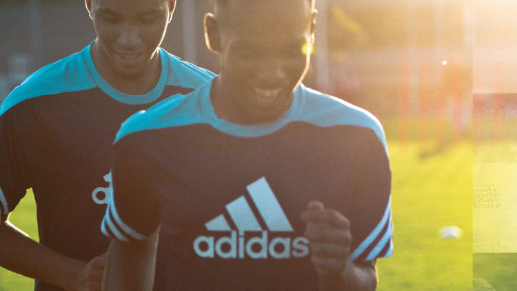 günstige Training Jerseys durch Marken Werbung (Adidas Sereno)