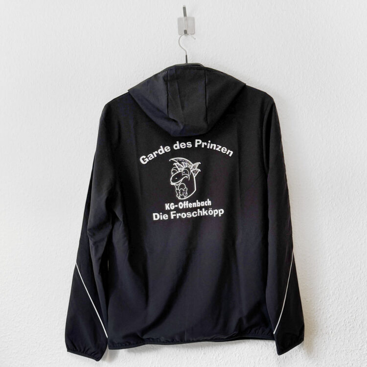 schwarze Karnevals Trainingsjacke mit weißer Bedruckung